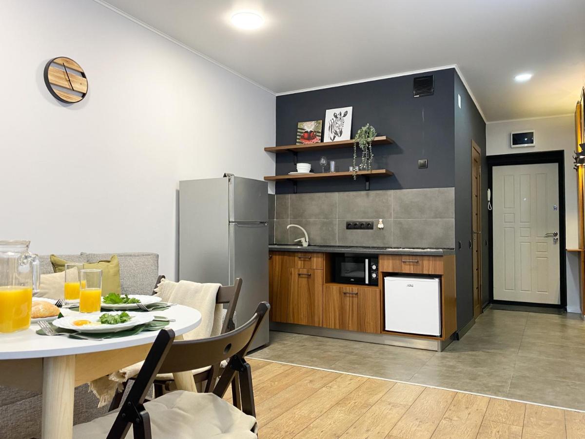Студия В Стиле Loft В Центре Города Almaty Bagian luar foto